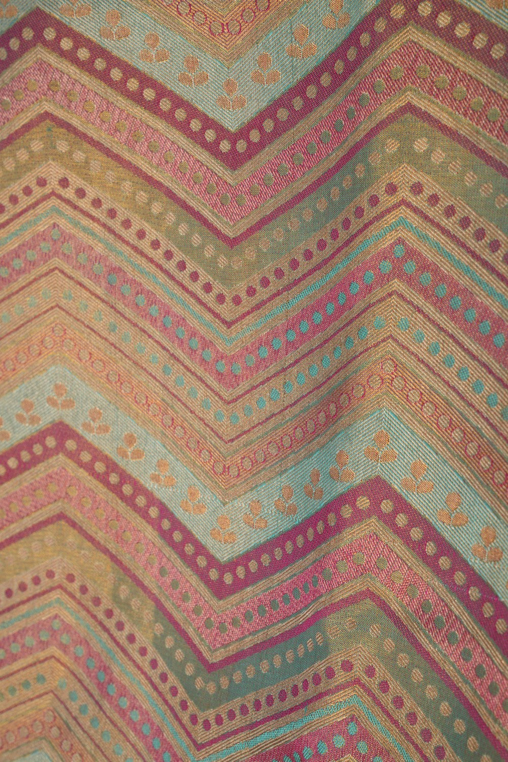 Image of Kanchipattu Tissue Brocade Chevron Pattern Saree